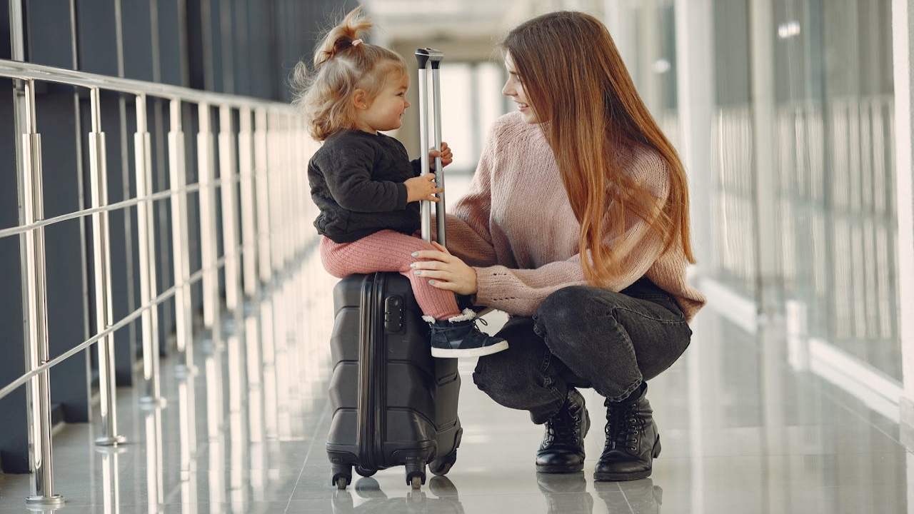 Este 10 de mayo, qué mejor que regalarle a mamá un gadget para que sus viajes sean más agradables. | Foto: Pexels.