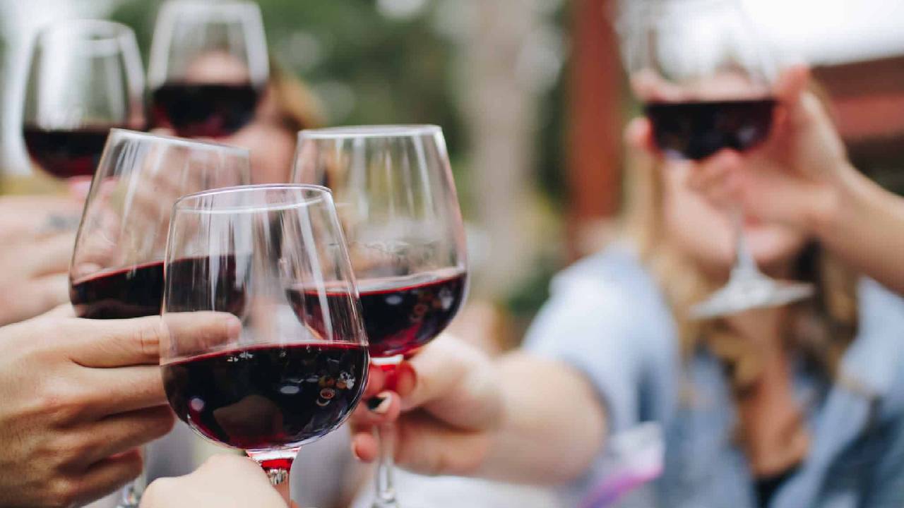 Aunque no es una región tradicionalmente vinícola, Nayarit fue reconocido recientemente por el Consejo Mexicano Vitivinícola como una de las 16 entidades con producción de vino en el país.