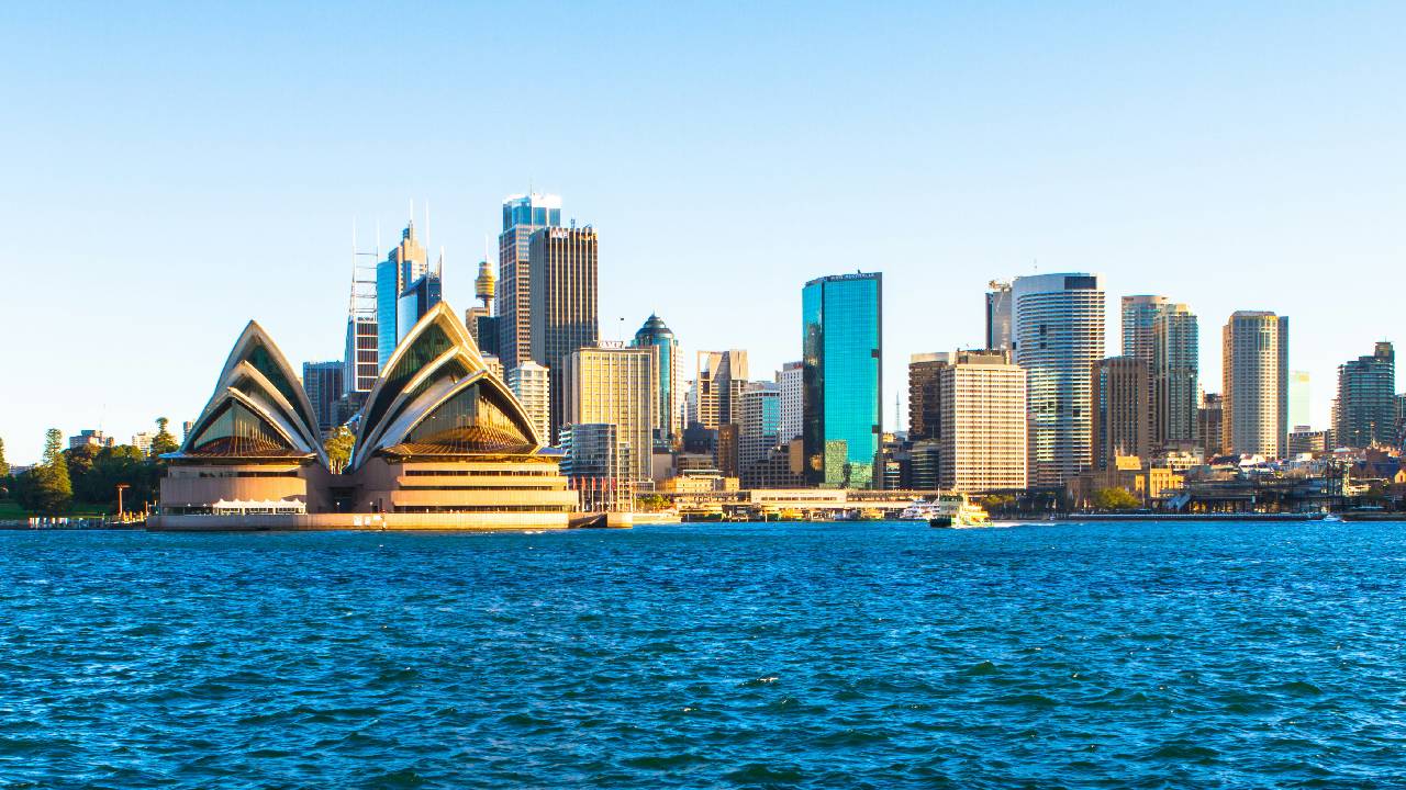 Australia es una nación conocida por su fauna exótica, sus imponentes paisajes y sus ciudades vibrantes, y es uno de los destinos más soñados por los viajeros mexicanos.