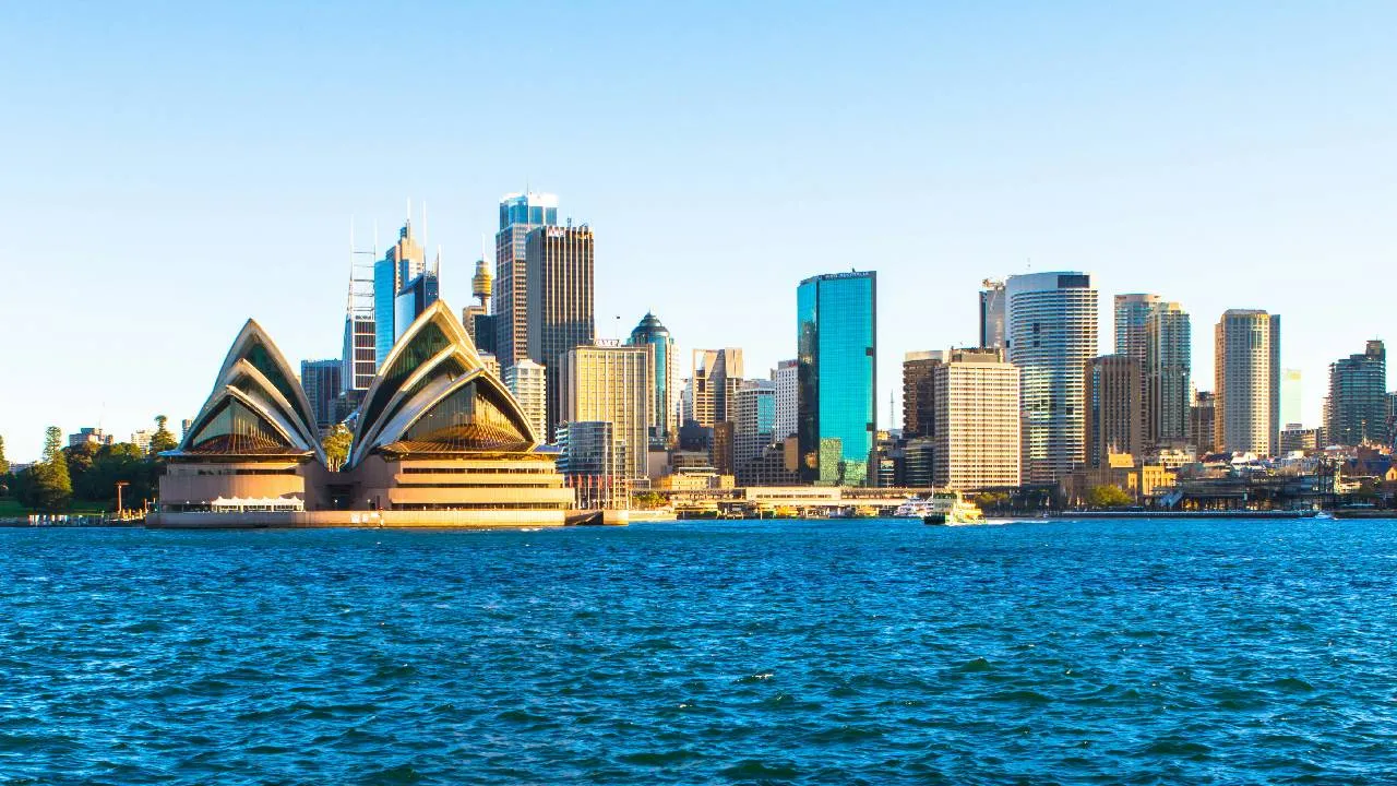 Australia es una nación conocida por su fauna exótica, sus imponentes paisajes y sus ciudades vibrantes, y es uno de los destinos más soñados por los viajeros mexicanos.