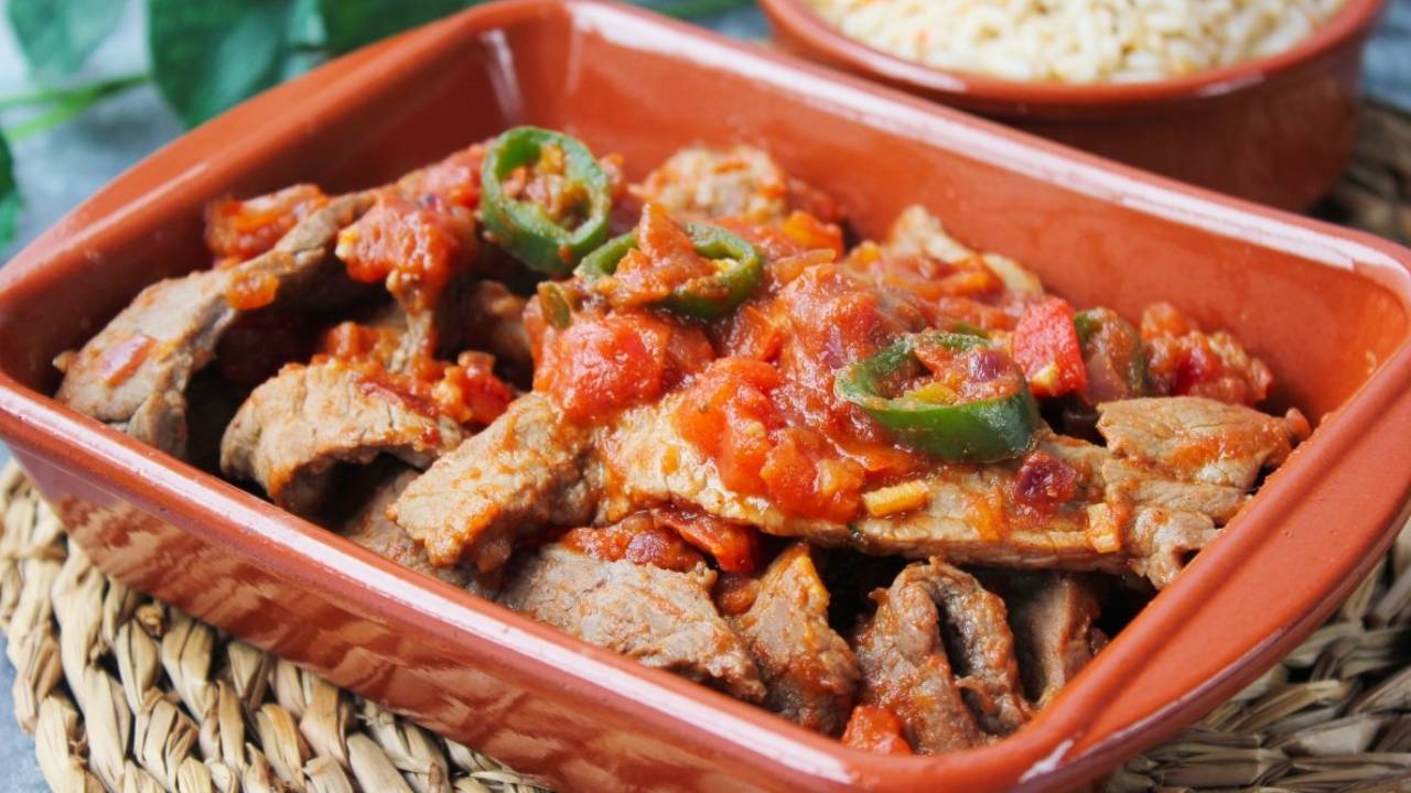 Bistec a la mexicana: sabor casero con el toque tricolor