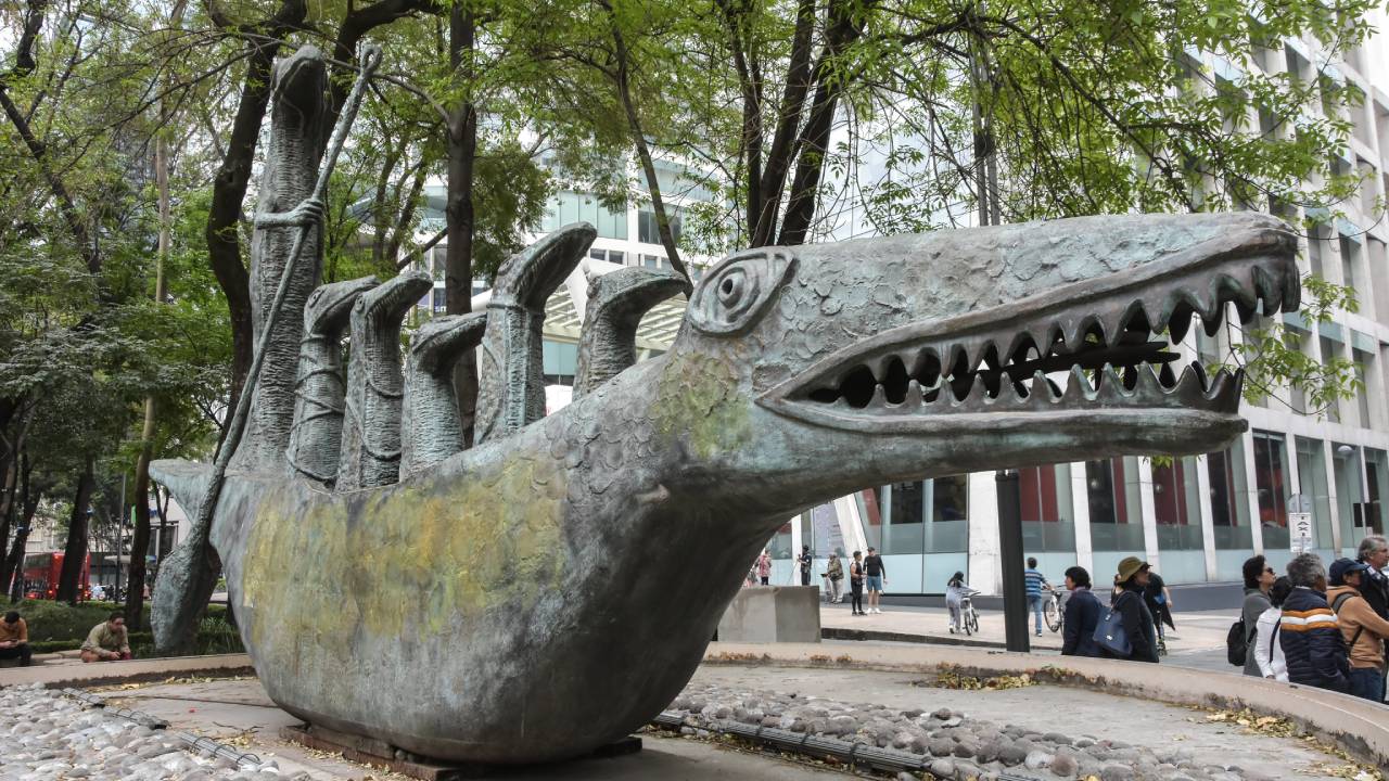 Escultura de Leonora Carrington: arte inspirado en Alicia en el País de las Maravillas