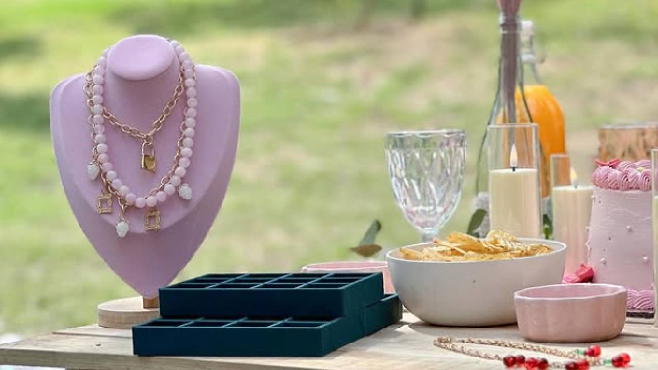 Si estás buscando un plan diferente en la Ciudad de México, que combine belleza, bienestar y naturaleza, el Picnic: Flores & Automaquillaje es justo lo que necesitas.