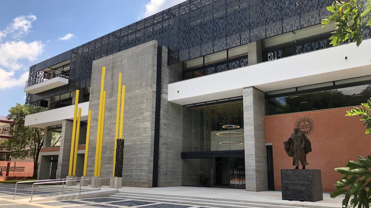 Biblioteca del ITESO: un espacio de conocimiento, cultura y descanso