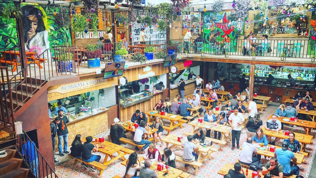 Si alguna vez te has preguntado cómo sería sumergirse en los sabores auténticos de Sudamérica, el Comedor de los Milagros en la CDMX es el lugar ideal para hacerlo.