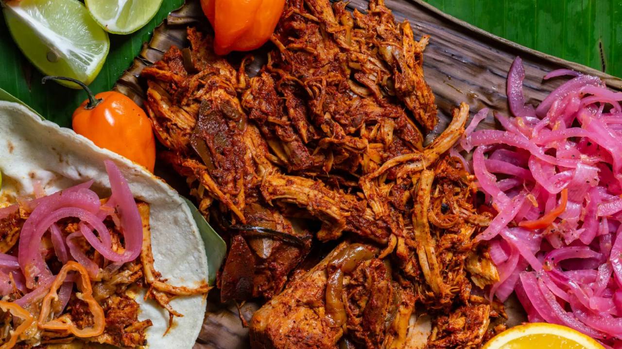 Cómo se hace la cochinita pibil: tradición y sabor desde Yucatán
