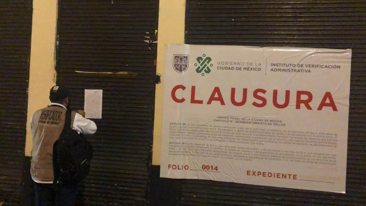 A continuación, te explicamos algunas de las causas más comunes por las que un negocio podría ser clausurado por esta autoridad.