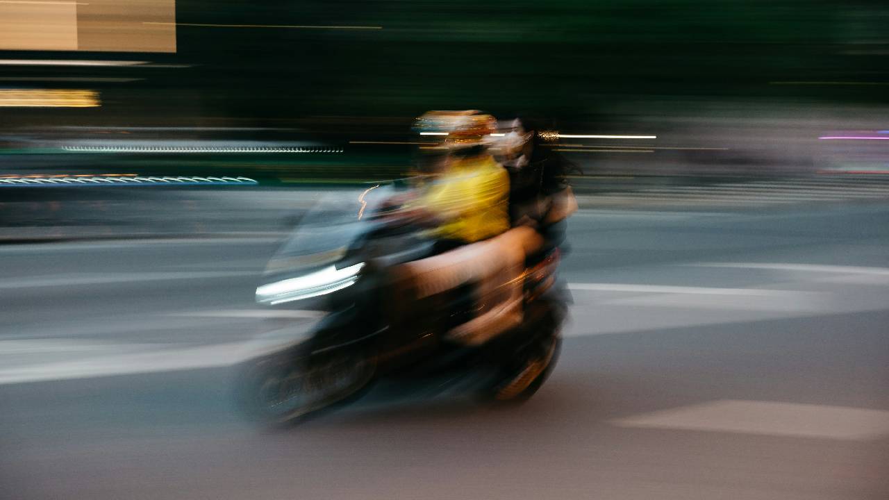 En un comunicado oficial, la dependencia reiteró su compromiso con la seguridad vial y recordó a la ciudadanía que las motocicletas no están autorizadas para operar como medio de transporte de personas.