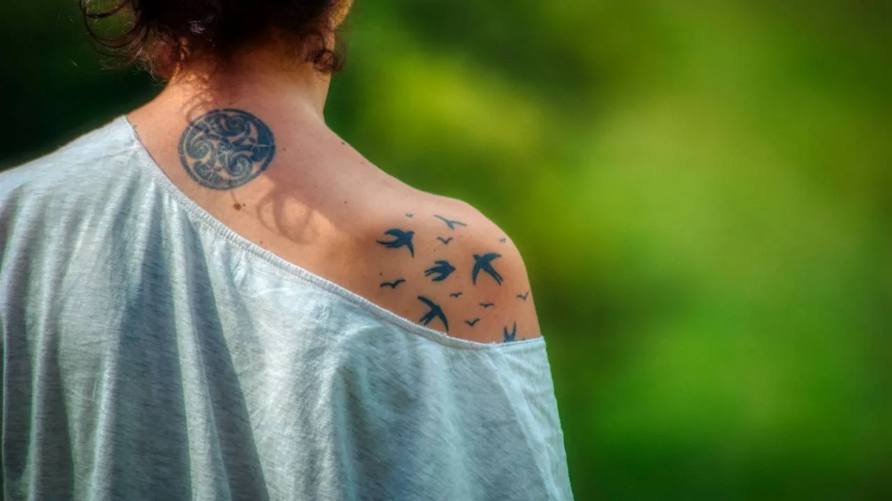 Los tatuajes han dejado de ser una moda transitoria para convertirse en una forma de expresión personal, arte corporal y, en muchos casos, una declaración de identidad.