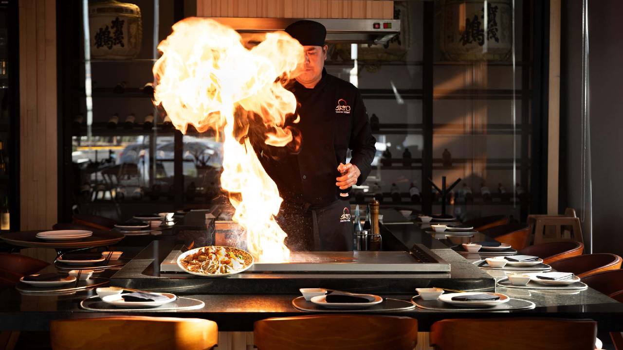 La escena gastronómica en León combina lo mejor de la cocina tradicional mexicana con propuestas contemporáneas que incorporan influencias globales.