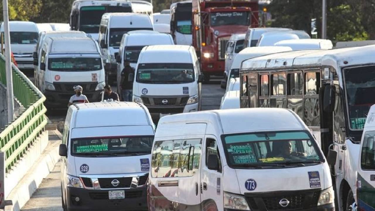 El transporte colectivo no es una opción, sino una necesidad. Sin él, gran parte de la economía local y regional enfrentaría serios desafíos, ya que miles de personas dependen de este sistema para cumplir con sus jornadas diarias.