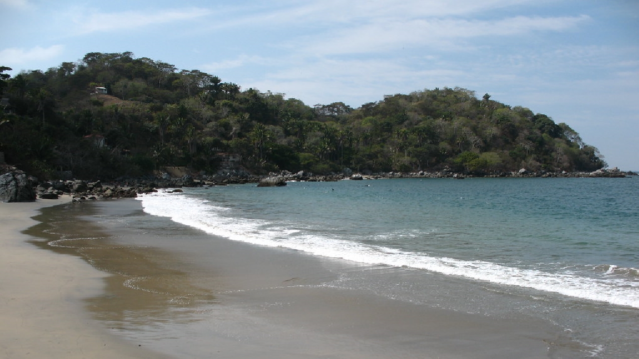 Playa Los Muertos