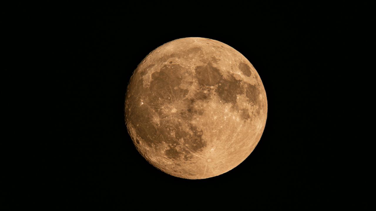 Luna de Esturión