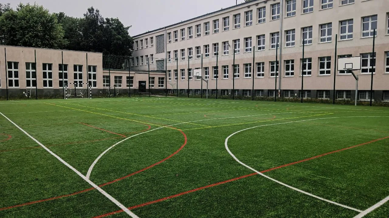 Que una escuela sea privada no significa que esté exenta de cumplir con las leyes. Estas instituciones deben respetar tanto las normas de la Secretaría de Educación Pública (SEP) como las disposiciones de la Procuraduría Federal del Consumidor (Profeco).