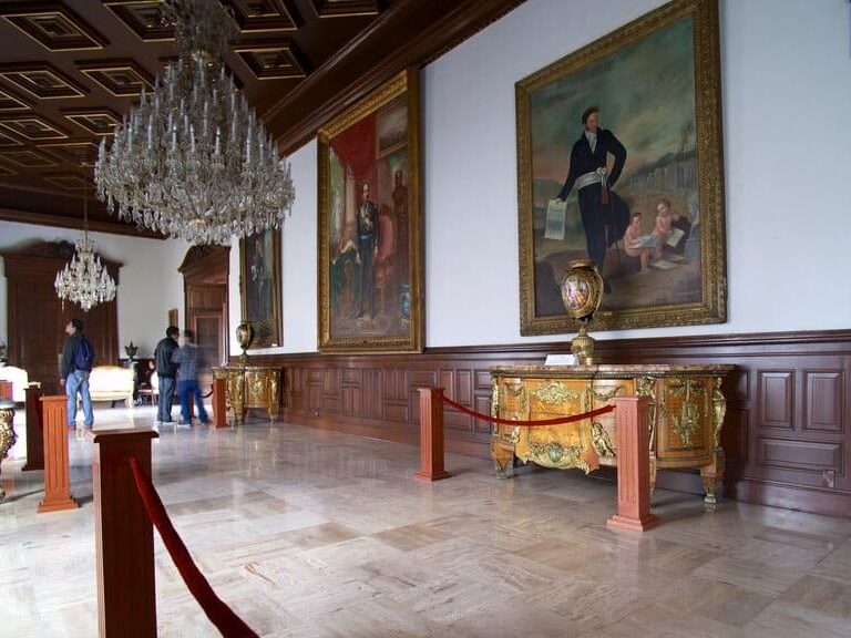 interior del Palacio de gobierno de Guadalajara