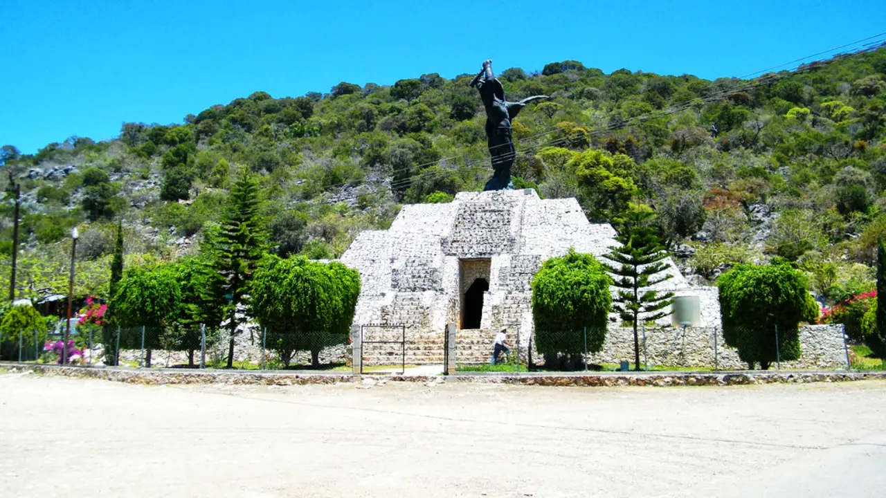 tumba de Cuauhtémoc