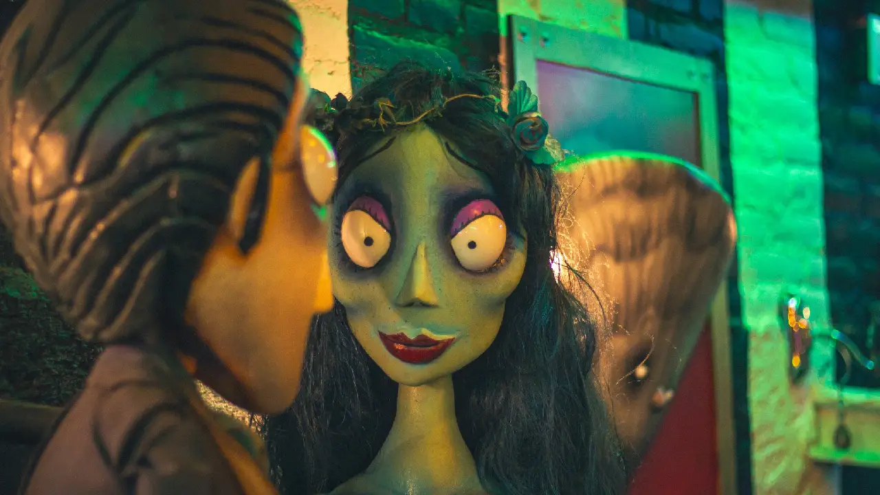 No es ningún secreto que en México existen muchísimos fanáticos del trabajo de Tim Burton. Por alguna razón, sus historias y personajes logran conectar profundamente con ellos.