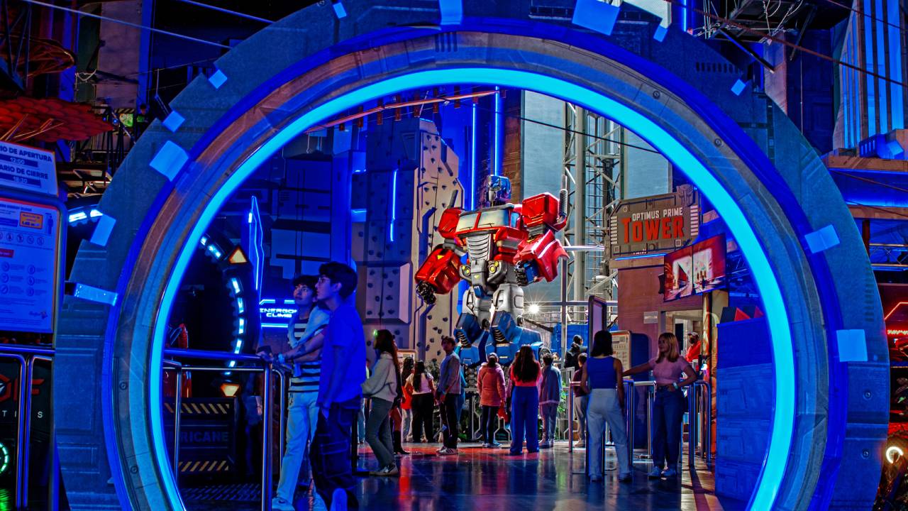 Hasbro City, el parque de diversiones que une a Transformers, Power Rangers y Peppa Pig