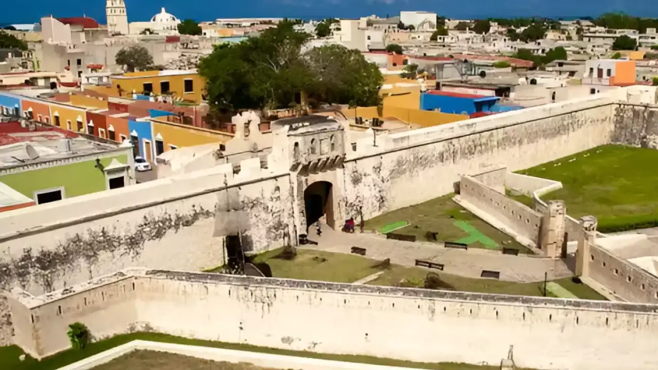 La ciudad amurallada en México construida para defenderse de piratas