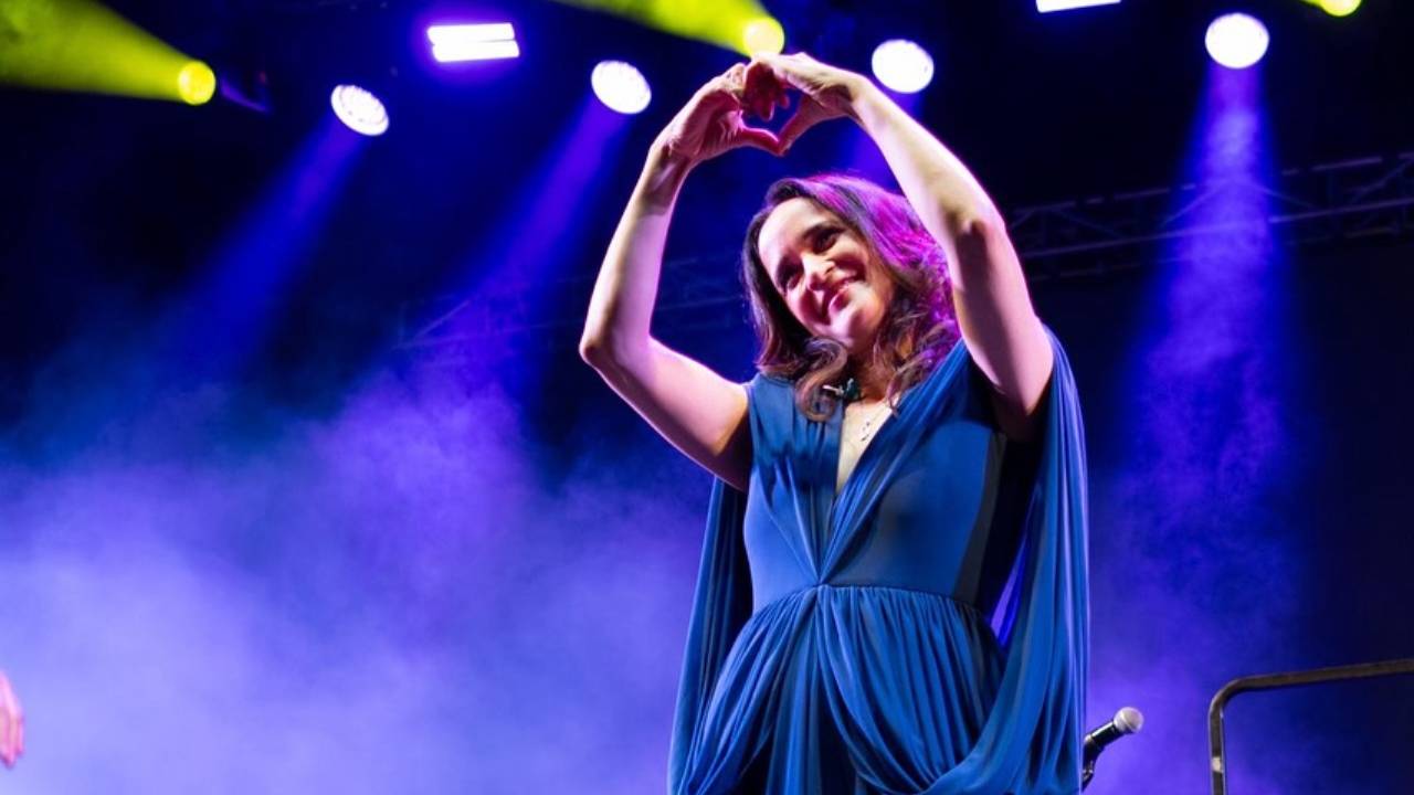 Julieta Venegas, en 31 Minutos gracias a Calurosa Navidad