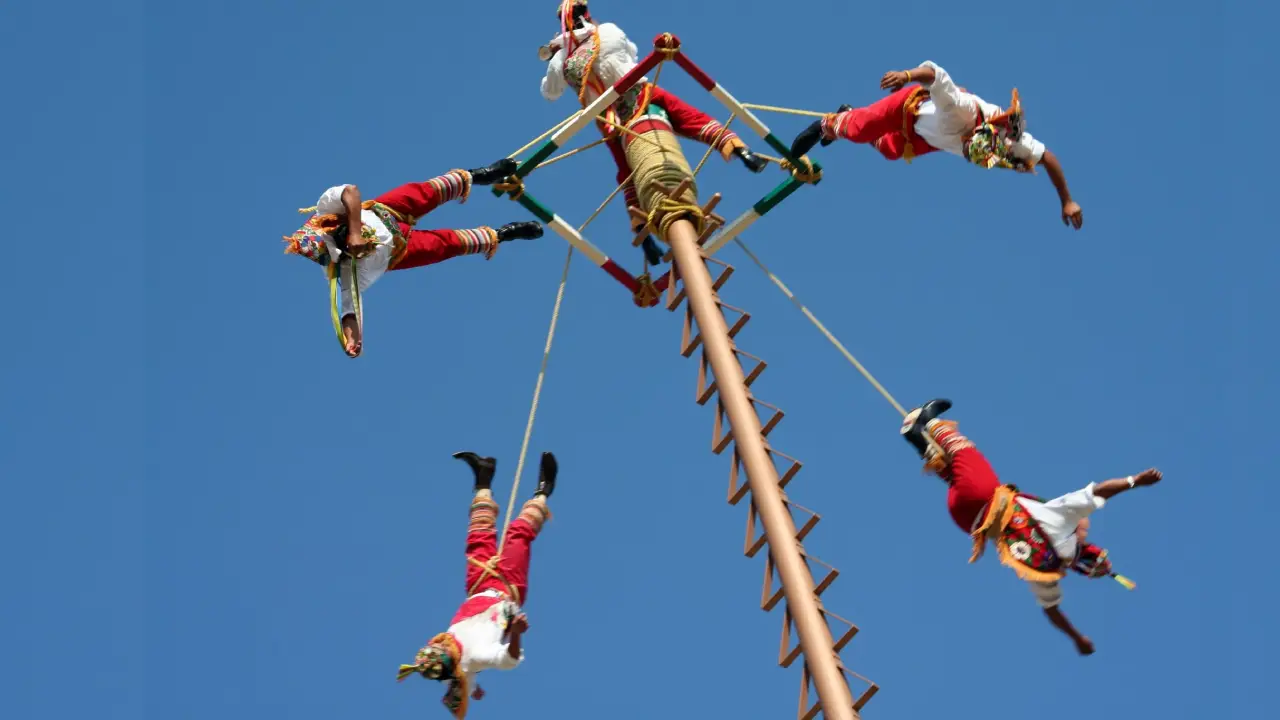 Tradición de los Voladores de Papantla: pueblos que mantienen vivo el ritual ancestral