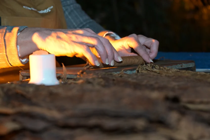 Torcedora de habanos Trinidad Villa.