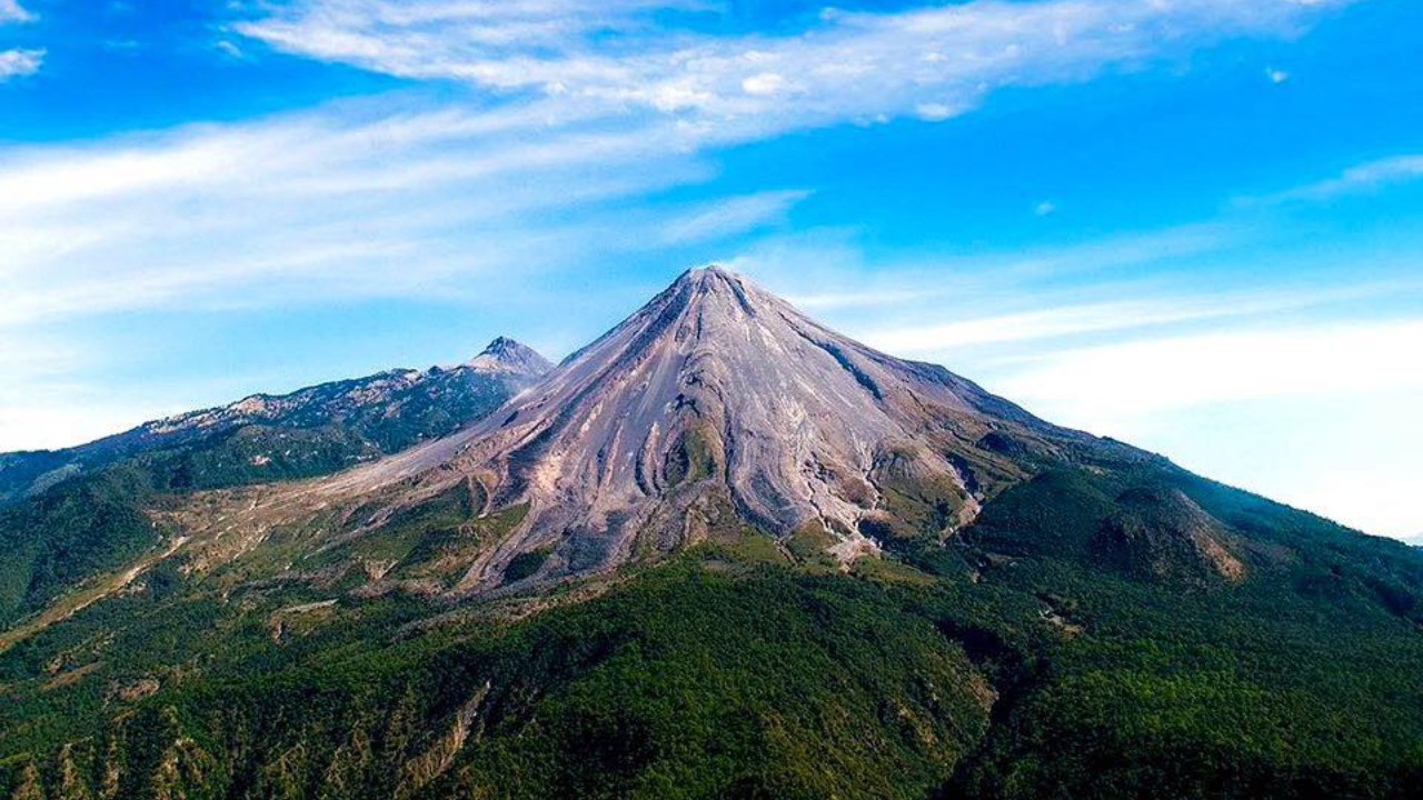 Paisajes montañosos y actividades familiares te esperan en el Nevado de Colima
