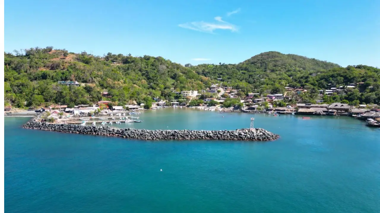 Puerto Vicente Guerrero, la alberca salada más grande del Pacífico