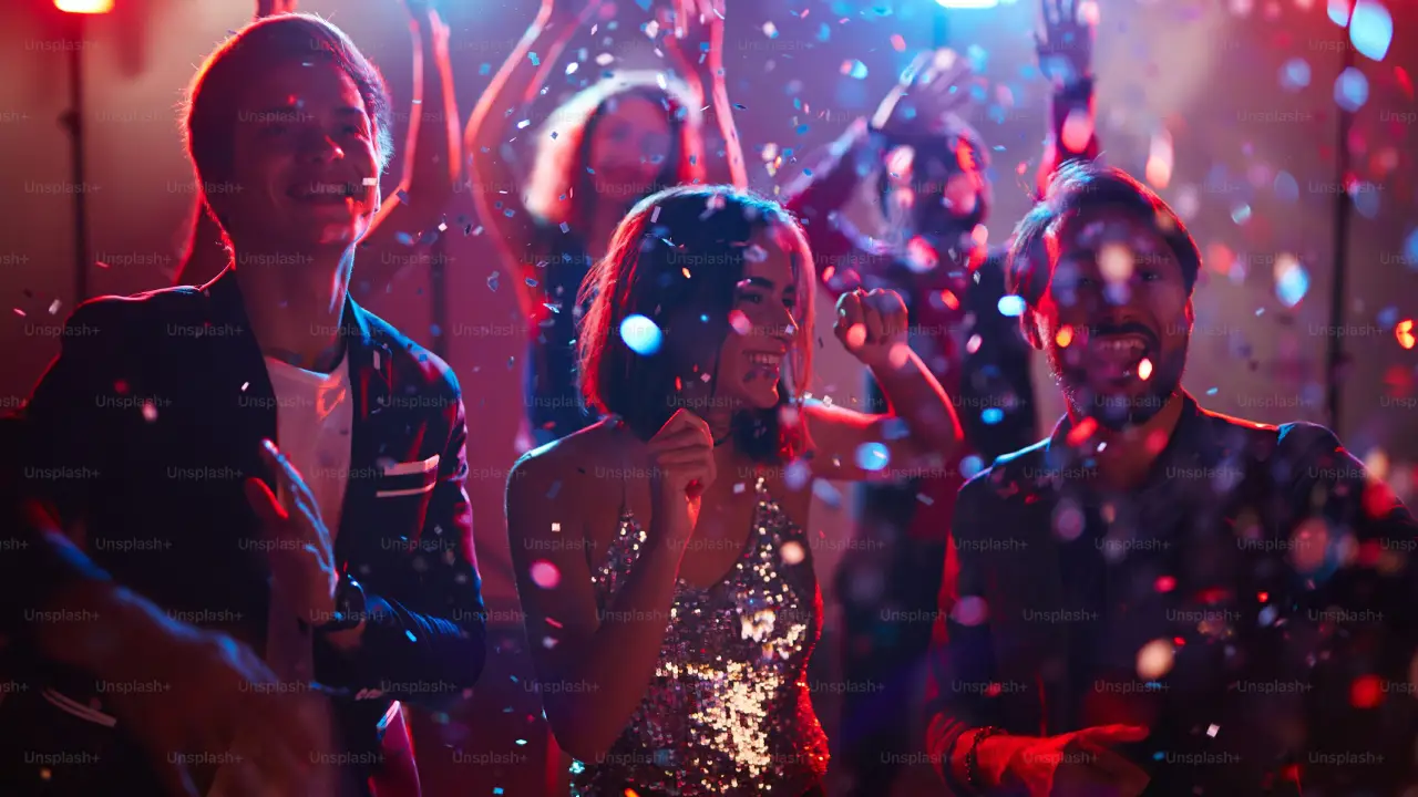 Bares de CDMX por $100: baile, fiesta y tragos para todos los gustos