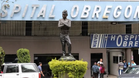 estatua de Cantinflas