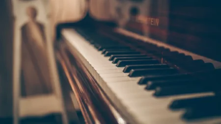 La octava edición del festival comenzó recientemente y se extiende hasta mediados de febrero de 2026, con una extensa programación que incluye recitales, conciertos con orquesta y clases magistrales.