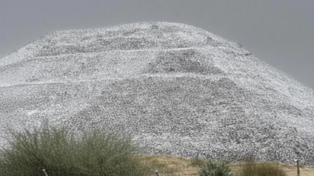 Las imágenes, compartidas por visitantes y habitantes de la región, rápidamente se volvieron virales, mostrando un Teotihuacán poco habitual.