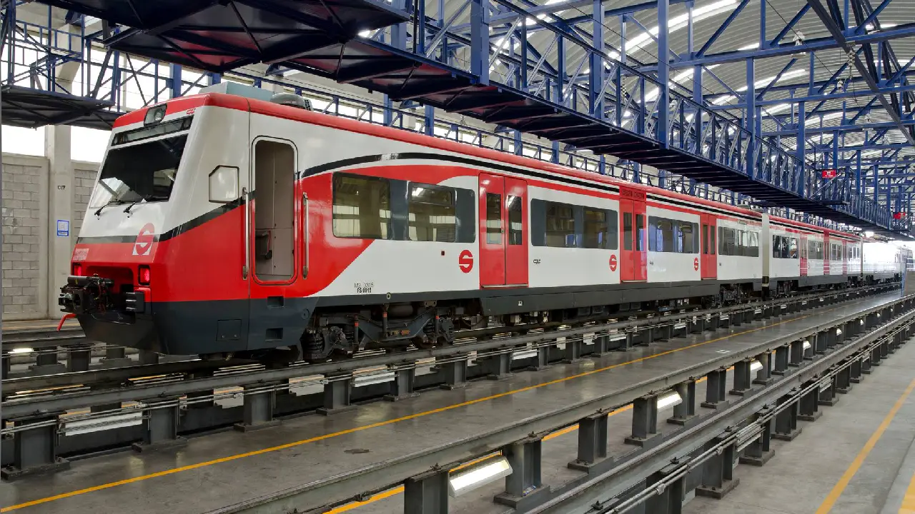 Durante esta jornada, los trenes tendrán un intervalo de paso de 15 minutos, tal como ocurre habitualmente en los días festivos.