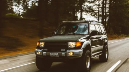 Un auto en buen estado no solo aprueba la verificación, también te da la confianza para recorrer carreteras, pueblos mágicos y destinos poco explorados.