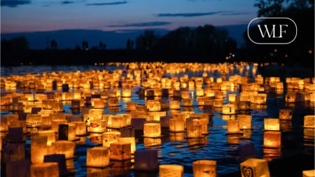 El Water Lantern Festival es un evento internacional inspirado en tradiciones asiáticas