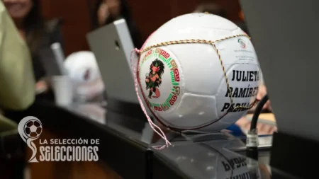 Durante la exposición, legisladores también participaron en actividades simbólicas con los balones, con el fin de impulsar la difusión de este producto artesanal.