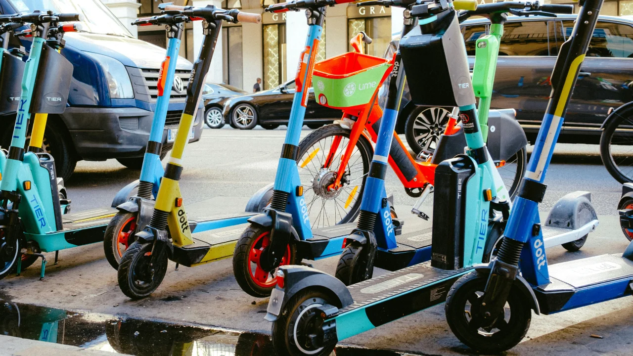 CDMX estrenará placas para vehículos eléctricos: costos y multas en 2026