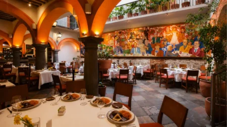 Encuentro de Moles en Puebla: tradición y sabor en Mural de los Poblanos