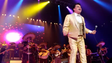 Juan Gabriel en el Museo del Chopo
