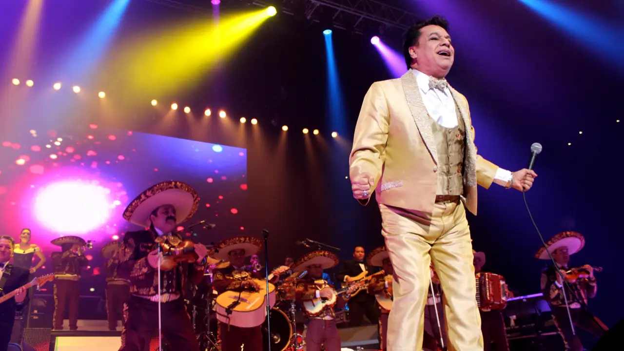 Juan Gabriel en el Museo del Chopo