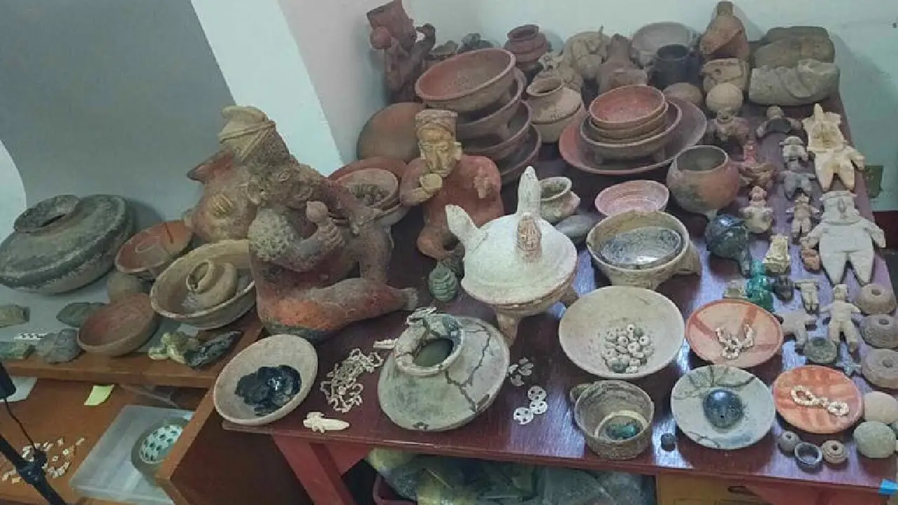 Una familia entregó 334 piezas arqueológicas al INAH