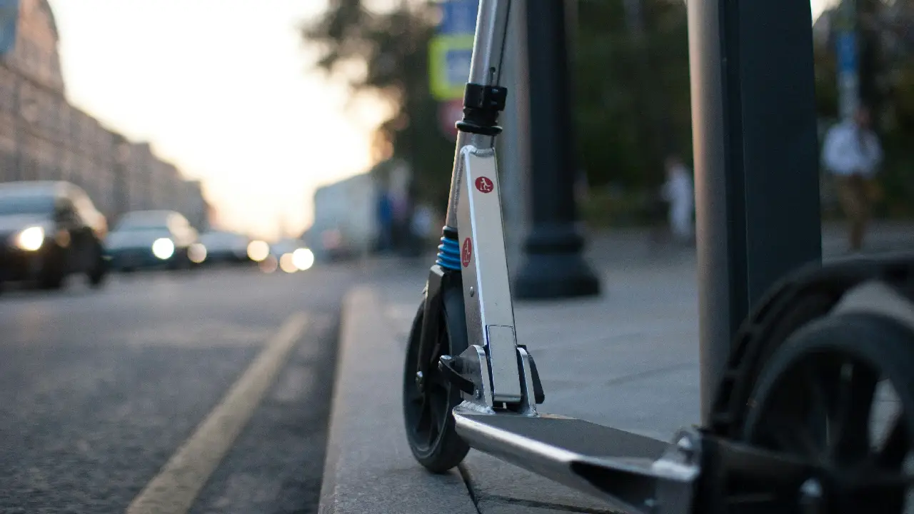 ¿Dónde recoger las placas para scooters y motos eléctricas en CDMX? Estos son los módulos de Semovi