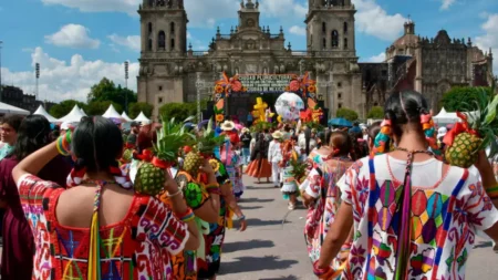 Fiesta de las Culturas Indígenas regresa al Zócalo con arte y tradición