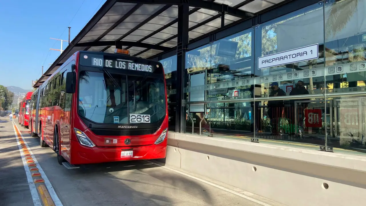 Metrobús horario extendido