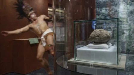 Pelota de hule de más de 3 mil 500 años sorprende en Teotihuacán