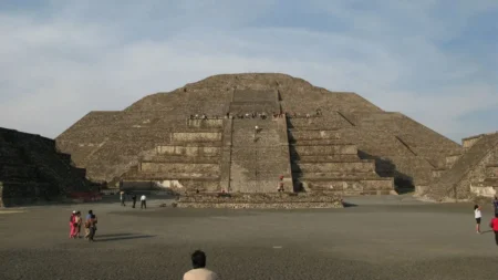 rock en Teotihuacán
