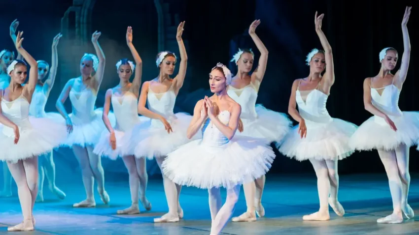 El Lago de los Cisnes se presenta en el Teatro Degollado